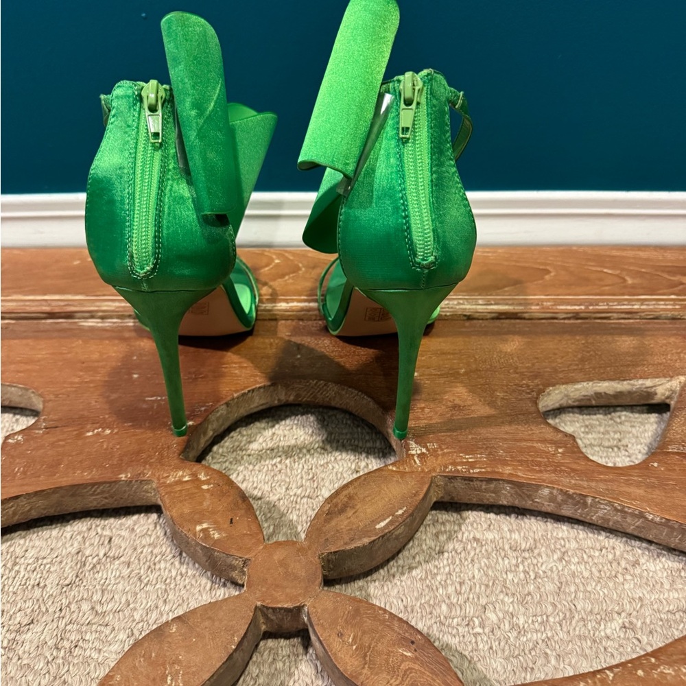 Green Bow High Heels - Picture 5 of 5